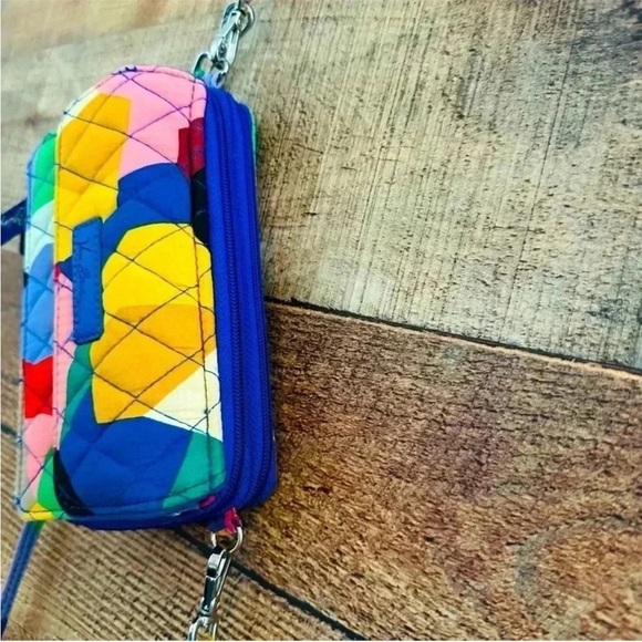 NWOT 
Vera Bradley Pop Art All In One Quilted
RFID Wristlet/Crossbody - Picture 2 of 11